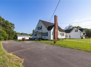 1464 E Pine St, Mount Airy, NC 27030