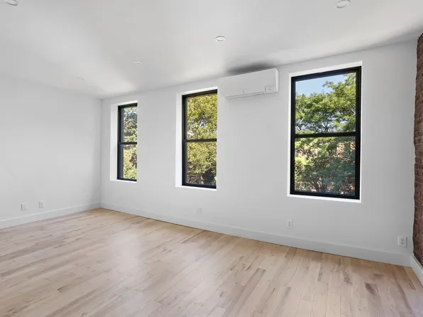 28 4th Place image 6 of 15