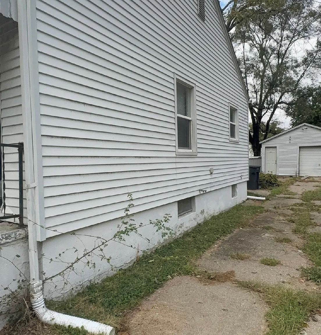 2 bed, 725 sqft, $875 — Photo 2