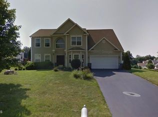 19 Nostalgia Ln, Malta, NY 12020