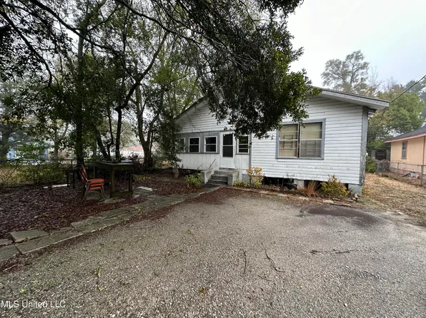 1638 20th St, Gulfport, MS 39501