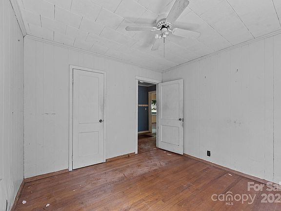 4th image of 343 Missouri St