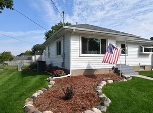 218 E 6th St, Belvidere, IL 61008