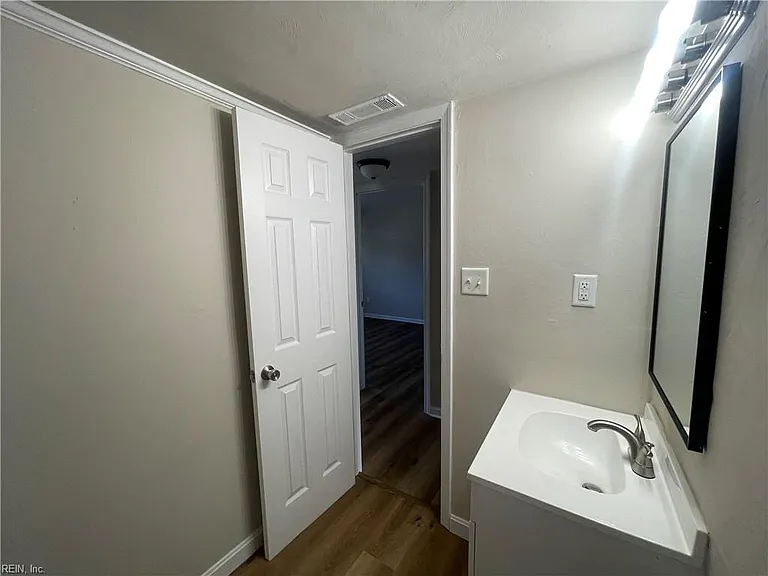 719 Marvin Ave #105 — Photo 16
