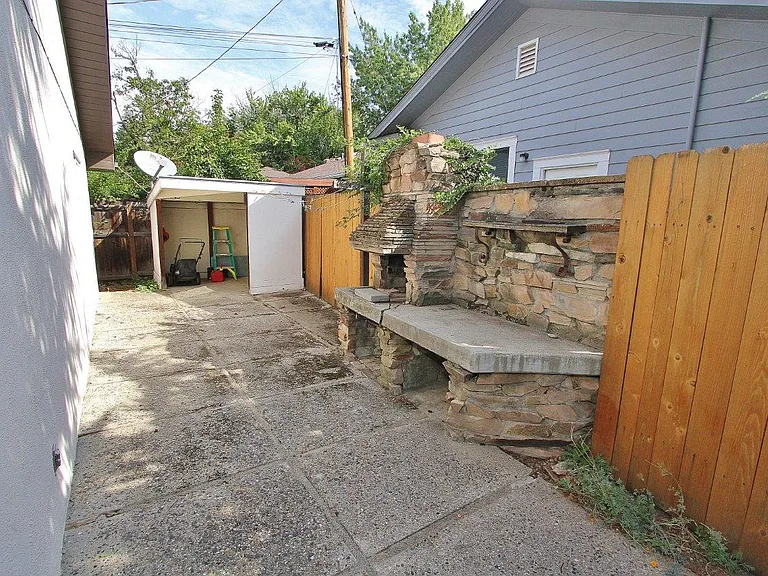 2047 N Blaine Way — Photo 26