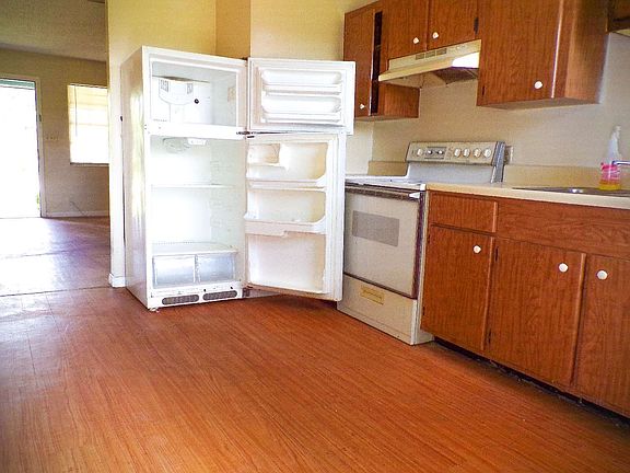 3rd image of 318 SW Wall Ter APT 102