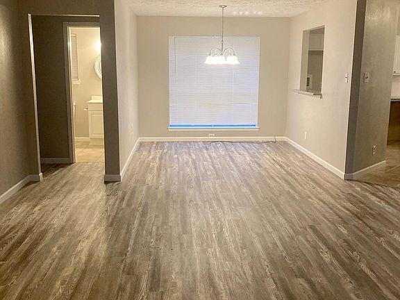 4th image of 418 Enfield Dr
