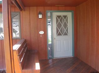 2201 Davis Ln, Riverton, WY 82501