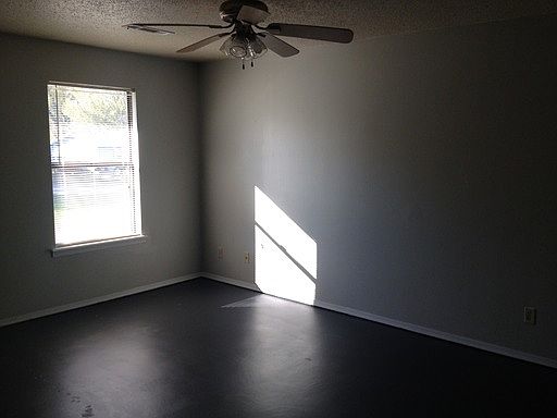 2nd image of 1316 E Farmers Dr