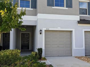 9771 Pembrooke Pines Dr, Ruskin, FL 33573