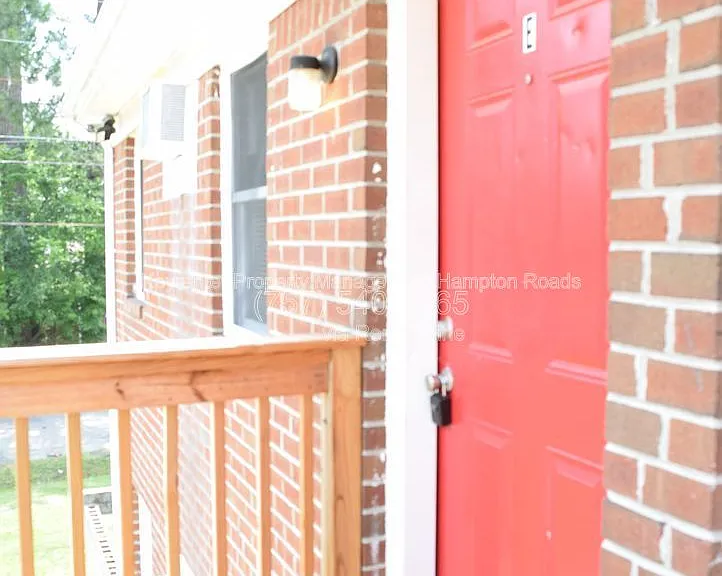 4670 Kincaid Ave #E — Photo 2