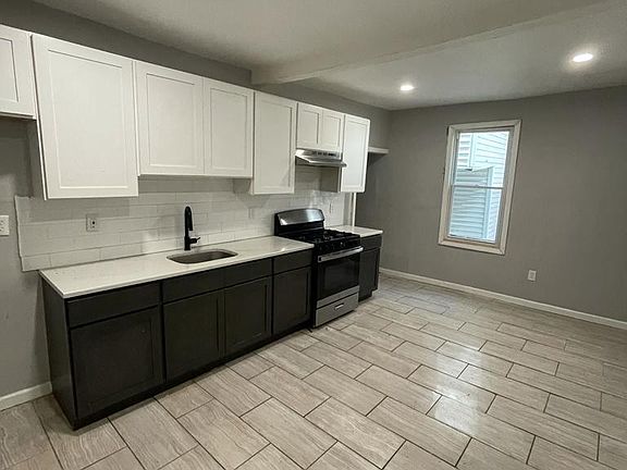 2nd image of 445 14th Ave #1