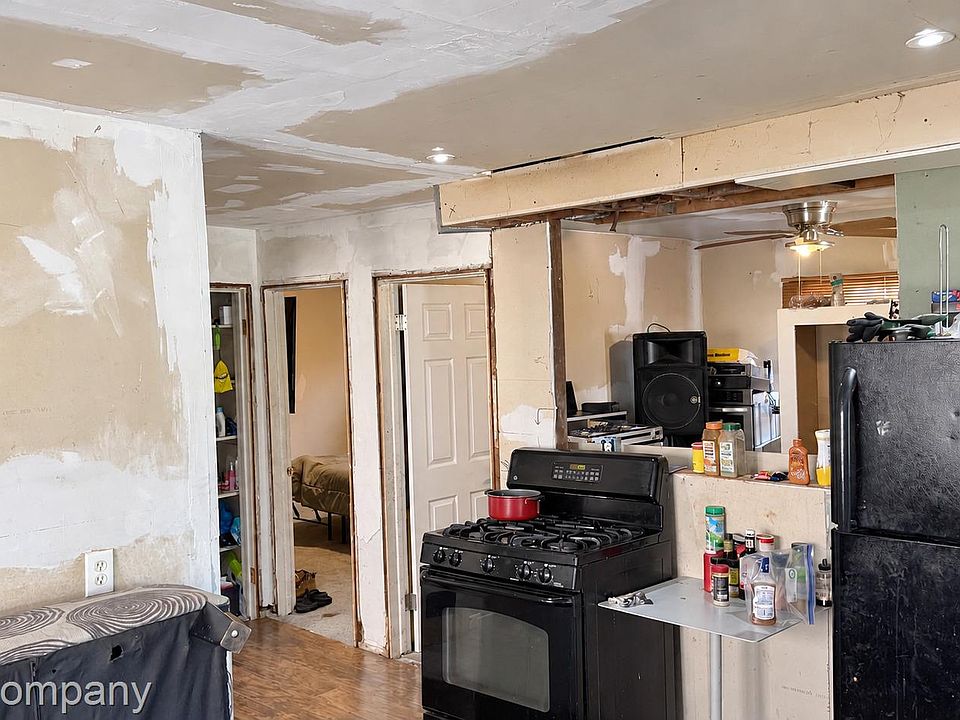 247 W Savannah St, photo 5