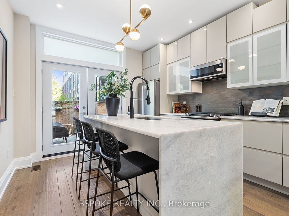 1st image of 75 Laing St