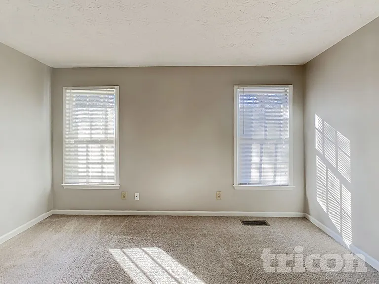 2207 Meadow Valley Cir — Photo 12