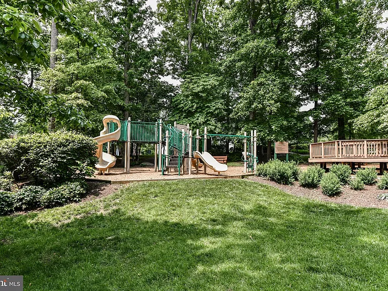 14104 Flicker Ct — Photo 55