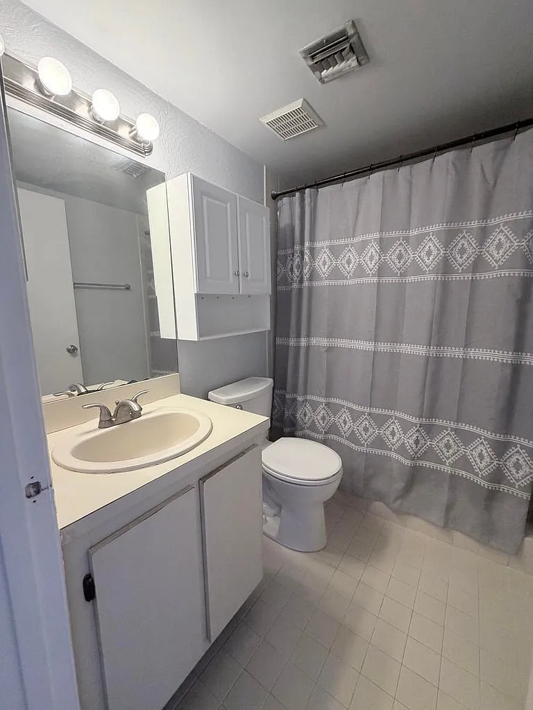 3725 Village Dr — Photo 3
