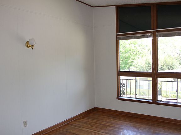 4th image of 421 Sierra Madre Dr APT A