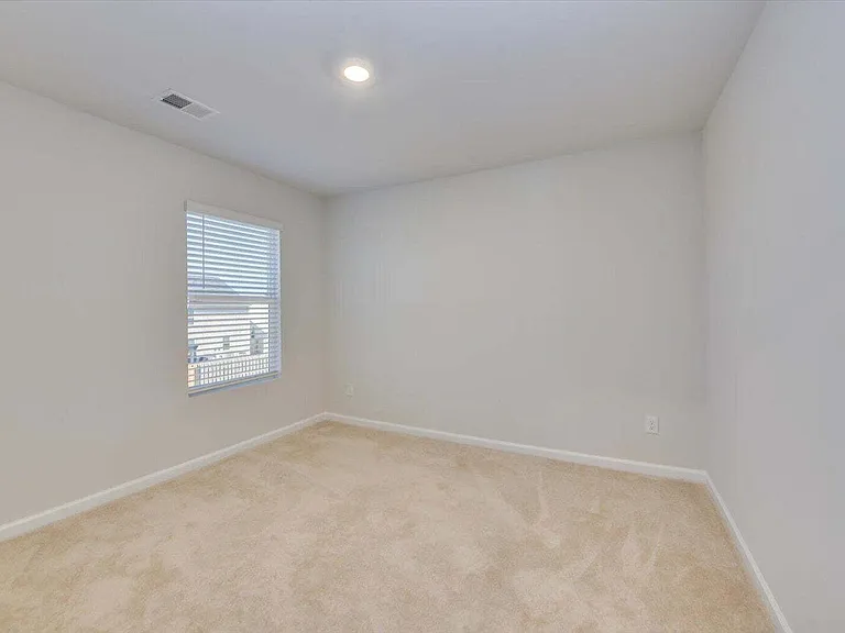 433 Whitby Ct — Photo 23