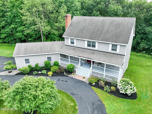 3rd image of 119 Menemsha Lane