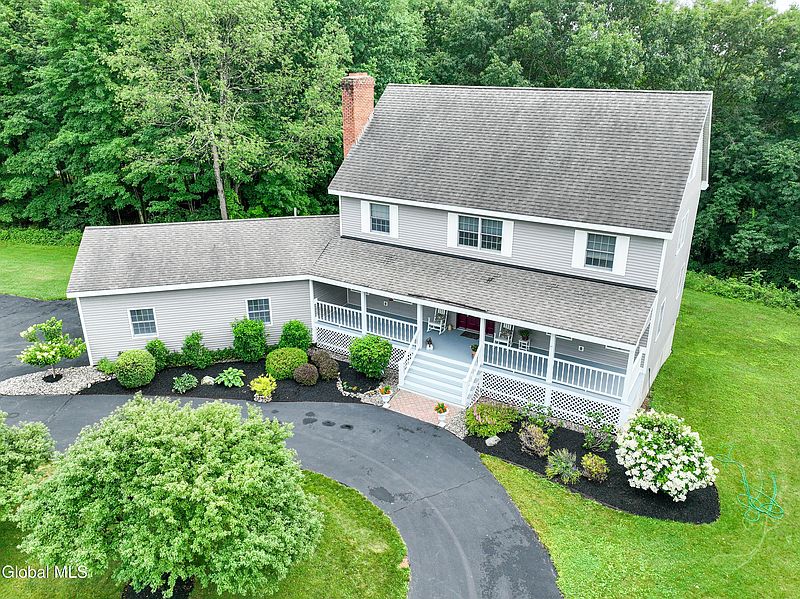 3rd image of 119 Menemsha Lane