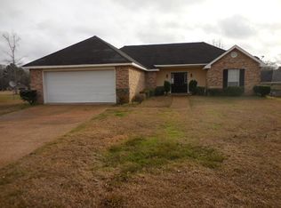 214 Fox Meadow Ct, Terry, MS 39170
