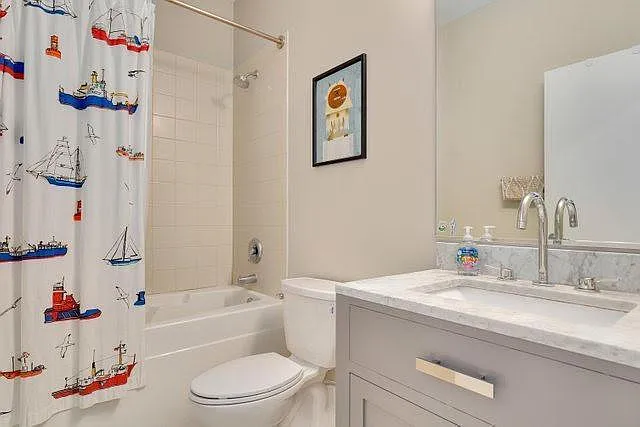 221 E Cullerton St #409 — Photo 17