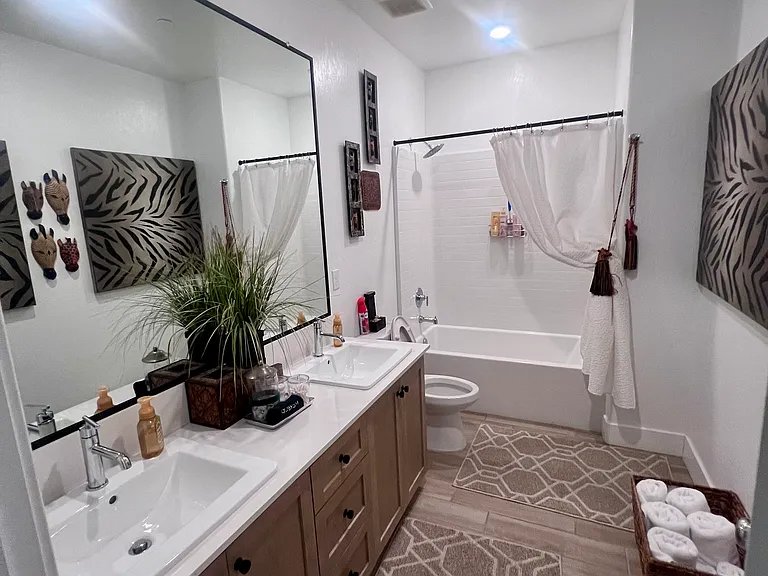 2712 E Tamarind Dr — Photo 14