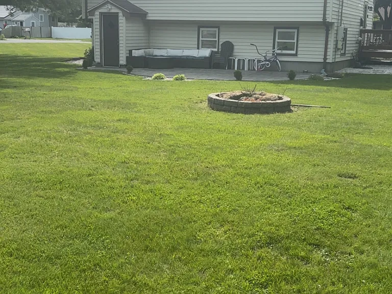 671 Crescent St — Photo 12