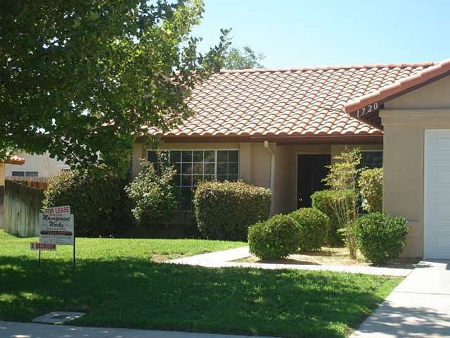 2nd image of 1720 Mayo Ct