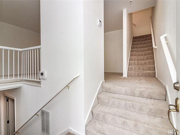 3rd image of 2801 NE 130th St APT A102