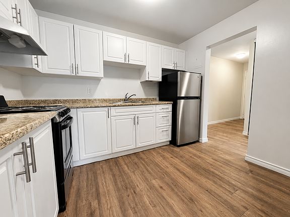 4th image of 455 Sandys St #301
