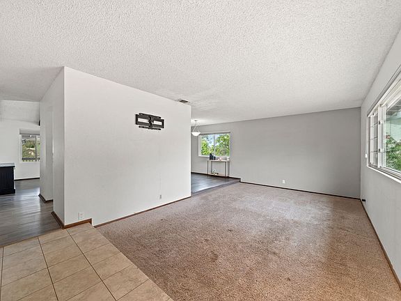 4th image of 1788 Riviera Dr