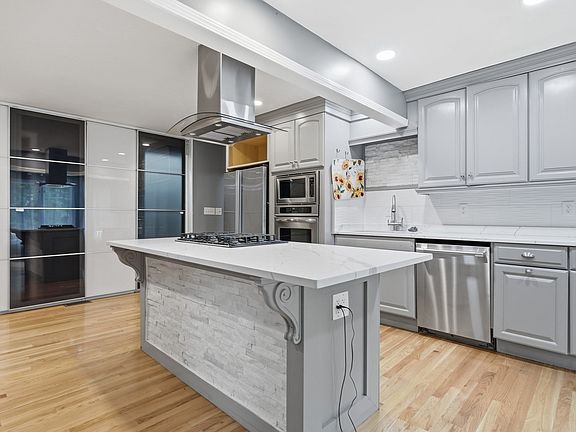 4th image of 247 Hampstead St