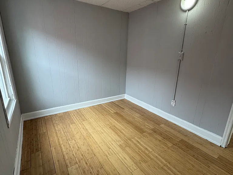 52-54 Ives Ct #3 — Photo 12