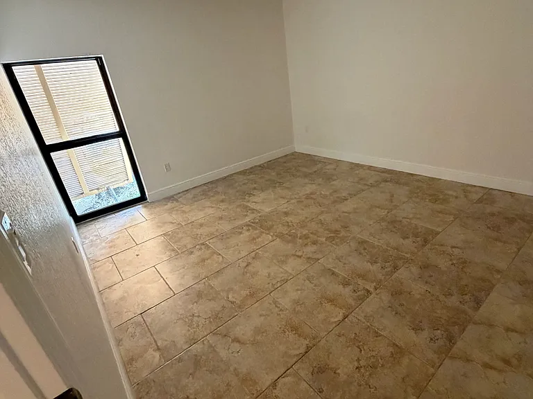15412 Sharpecroft Dr — Photo 9