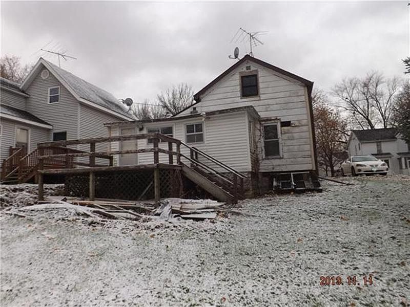 2nd image of 111 Cleveland St