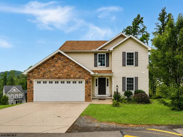 319 Double Eagle Ln, Maidsville, WV 26541