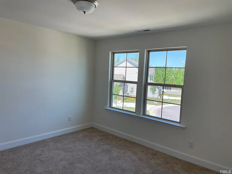 1601 Paperbush Ct — Photo 9