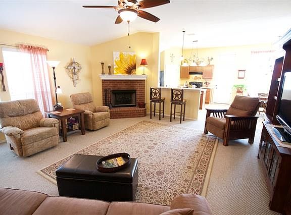 5th image of 4707 Topaz Ln