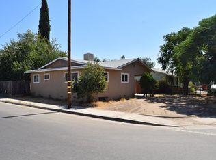 402 6th St, Orange Cove, CA 93646