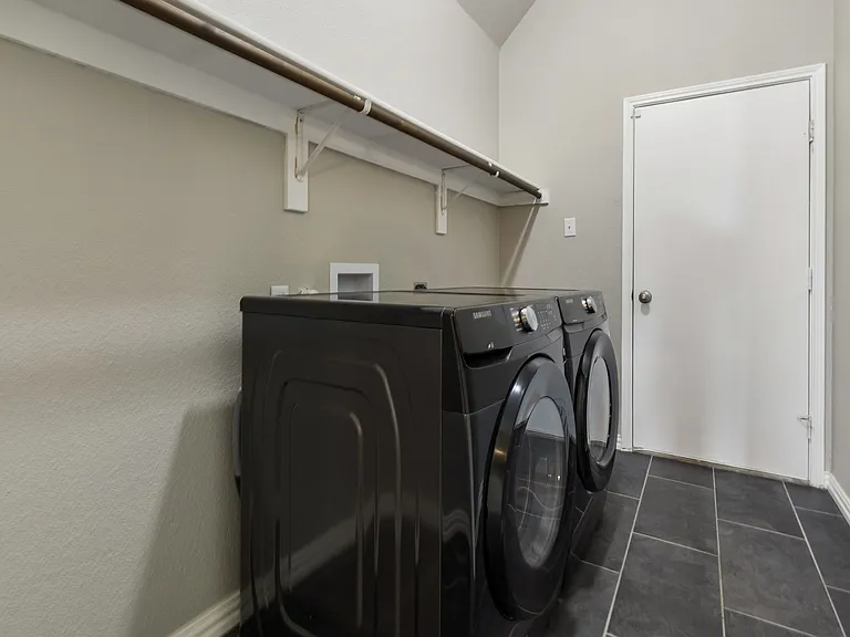 332 Hardwicke Ln — Photo 22