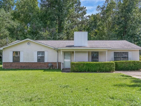 104 Hickory Nut Cir, Dothan, AL 36301