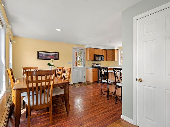 4th image of 5 Magnolia Lane