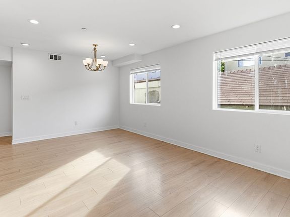 3rd image of 5646 Lexington Ave #5648