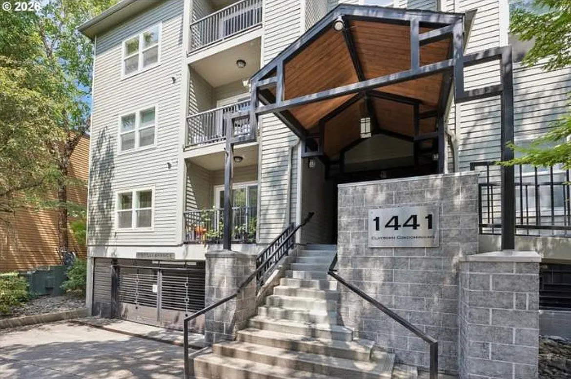2 bed, 1189 sqft, $2,300 — Photo 1