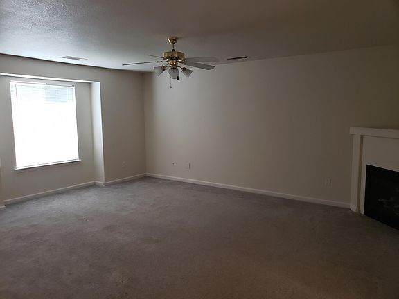 3rd image of 3358 Southwood Dr