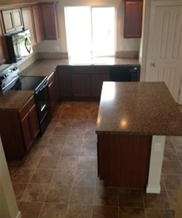 4th image of 11850 Altamont St