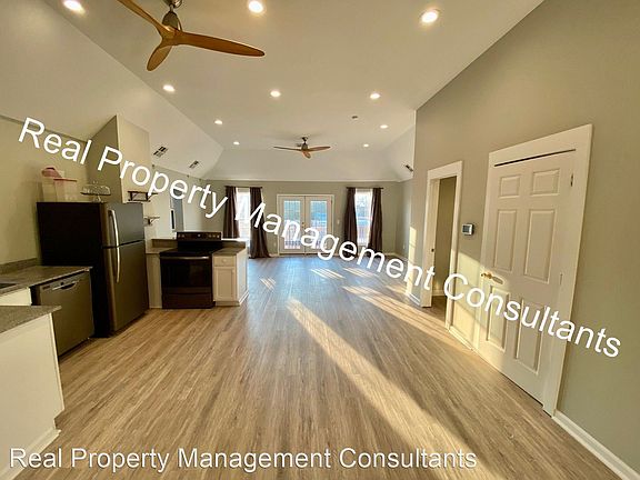 4th image of 514 Gillis St #B