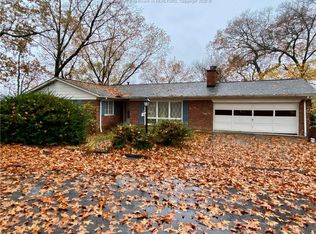 906 Breezemont Dr, Charleston, WV 25302